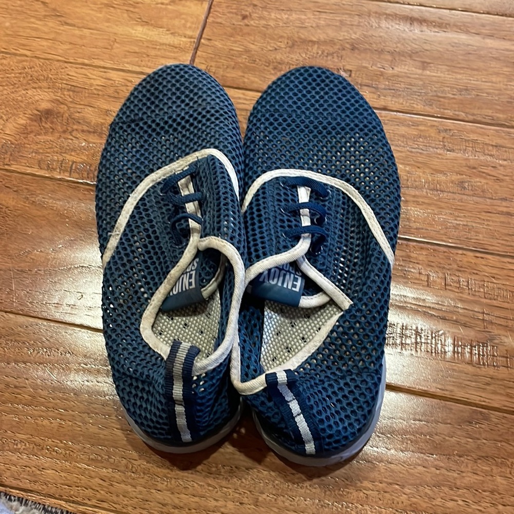 Swim shoes